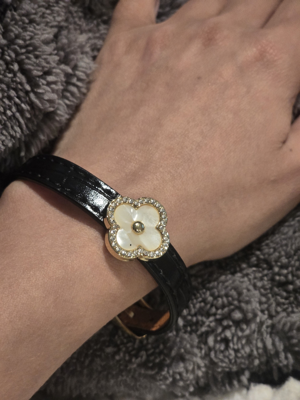 Elegant Black Leather Bracelet with Mother-of-Pearl Clover Accent